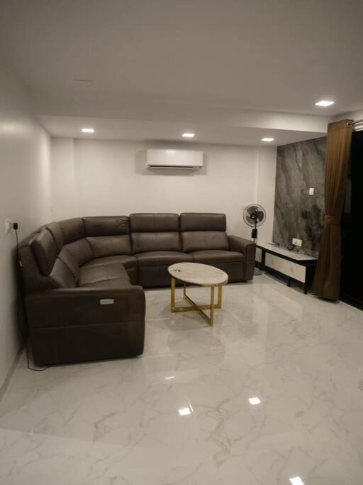 Stayhaven Starmount 4Bhk & Pool 뭄바이 외부 사진