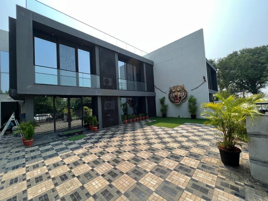 Stayhaven Starmount 4Bhk & Pool 뭄바이 외부 사진