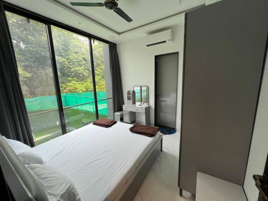 Stayhaven Starmount 4Bhk & Pool 뭄바이 외부 사진