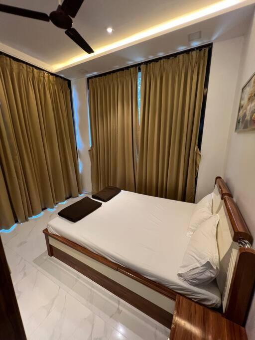 Stayhaven Starmount 4Bhk & Pool 뭄바이 외부 사진