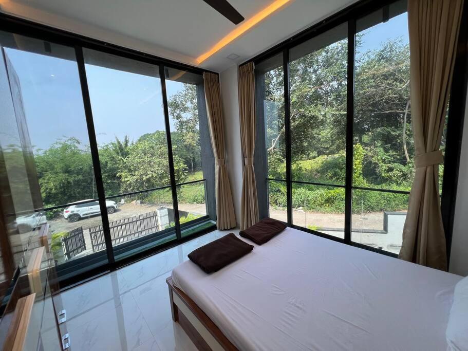 Stayhaven Starmount 4Bhk & Pool 뭄바이 외부 사진