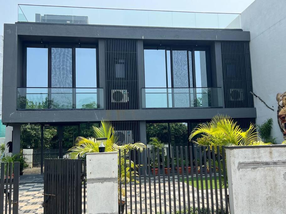 Stayhaven Starmount 4Bhk & Pool 뭄바이 외부 사진