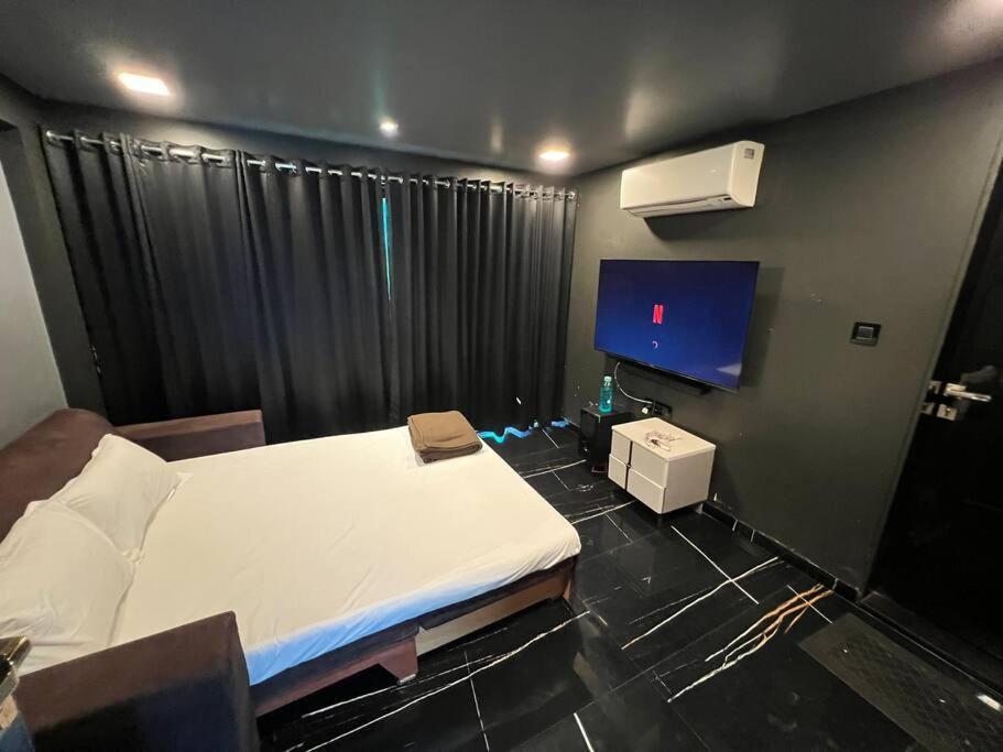 Stayhaven Starmount 4Bhk & Pool 뭄바이 외부 사진