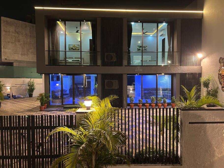 Stayhaven Starmount 4Bhk & Pool 뭄바이 외부 사진